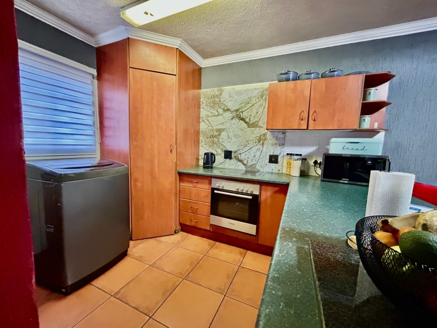 To Let 3 Bedroom Property for Rent in Waterval East North West